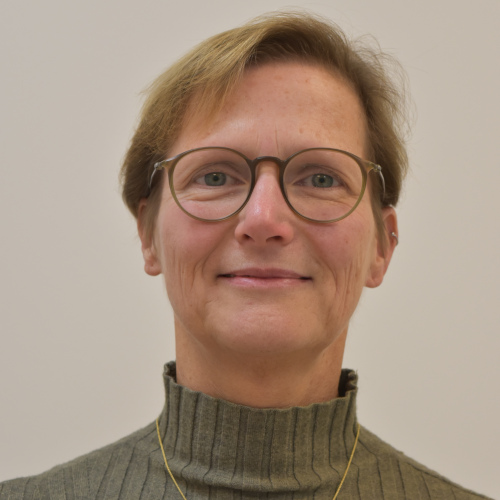Sandra Suter